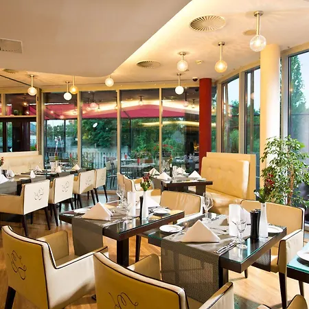 Adrema 4* ברלין