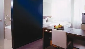 Adrema 4* برلين